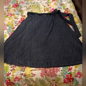Talbots Chambray Blue Jean Skirt With Pockets And Tie At Waist Size 14